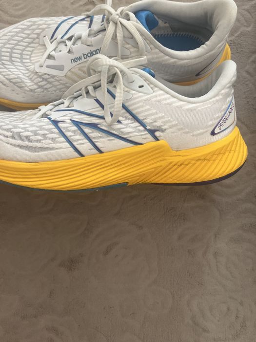 Кросівки New balance fuel cell