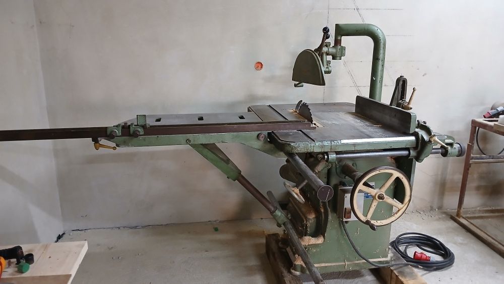 Piła , piła z wózkiem bocznym