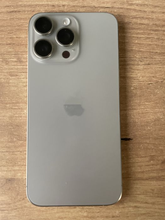 Iphone 15 Pro Max Naturalny Tytan + Apple Watch 8 Stainless Steel 45mm