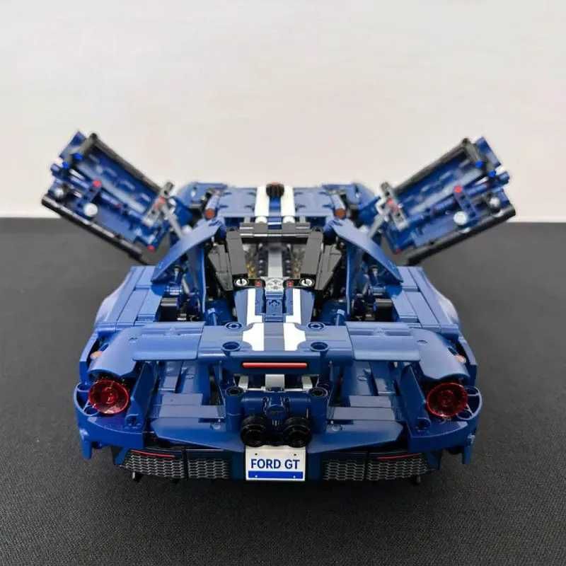 Конструктор Technic Ford GT 1466 дет 42154