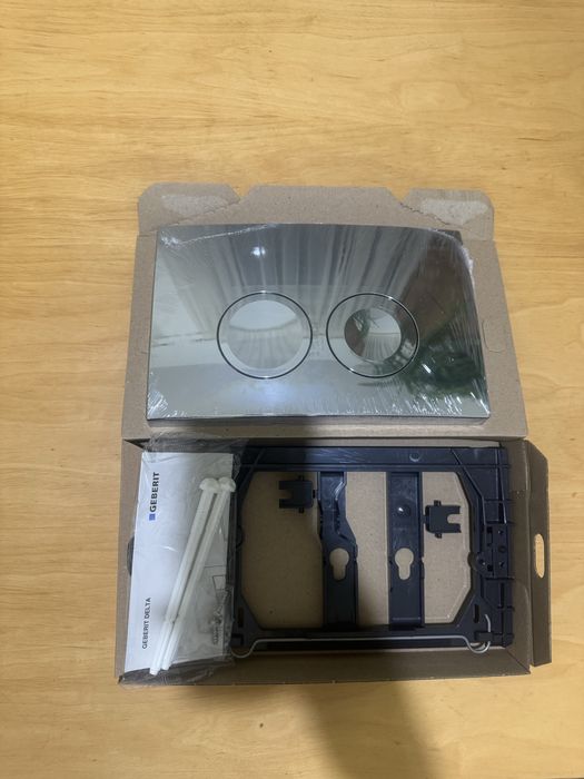 Przycisk uruchamiający do kibla chrom błyszczący GEBERIT