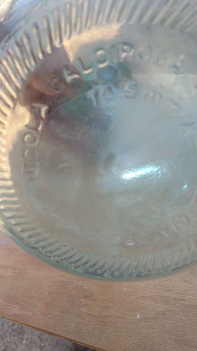 Бутиль з під вина , в ідеальному стані. на  5 ліітррів.