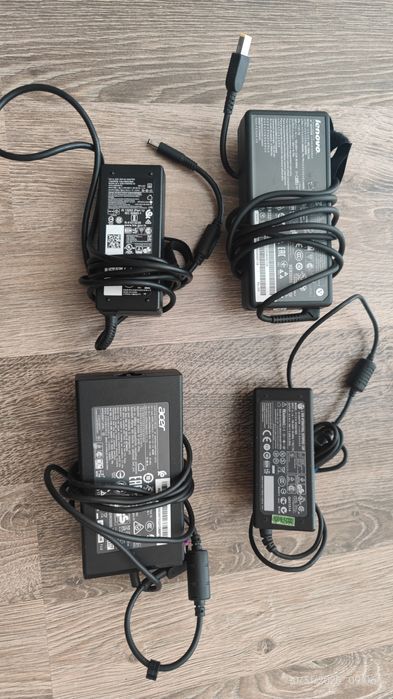 зарядне для ноутбук