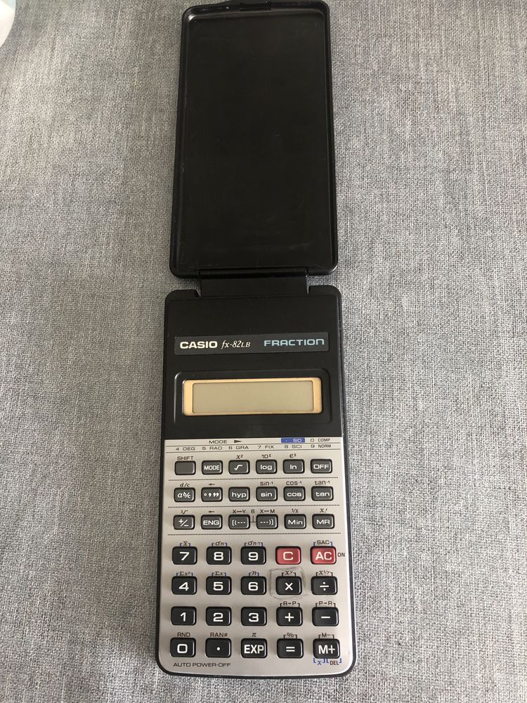 Calculafora marca Casio como nova usada so uma vez