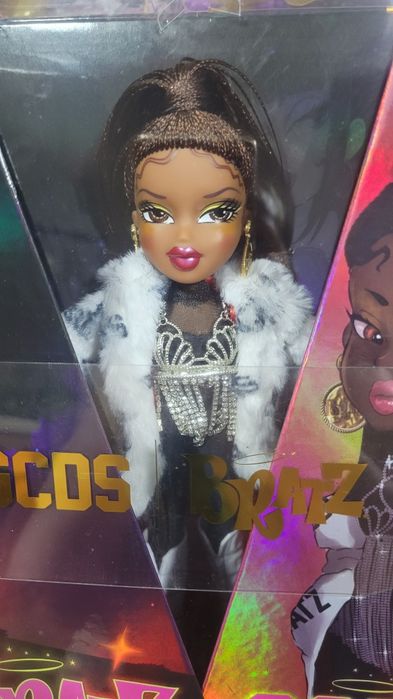 Колекційна братц Саша  Bratz® x GCDS Special Edition Designer Sasha