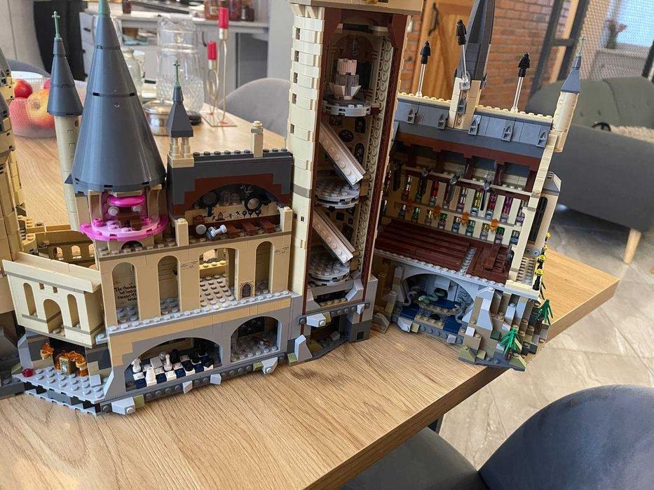 LEGO Harry Potter Замок Хогвартс 6020 деталей (71043)\ Hogwarts Castle