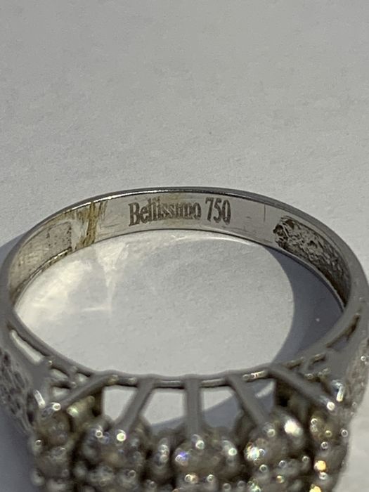 Каблучка 750 проби з діамантами