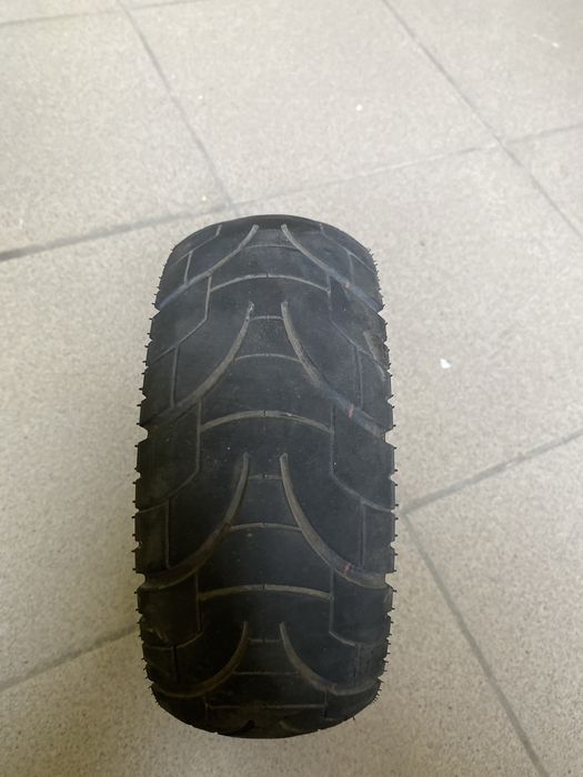 Продам покришку 1 шт. 10 ДЮЙМІВ майже новий стан