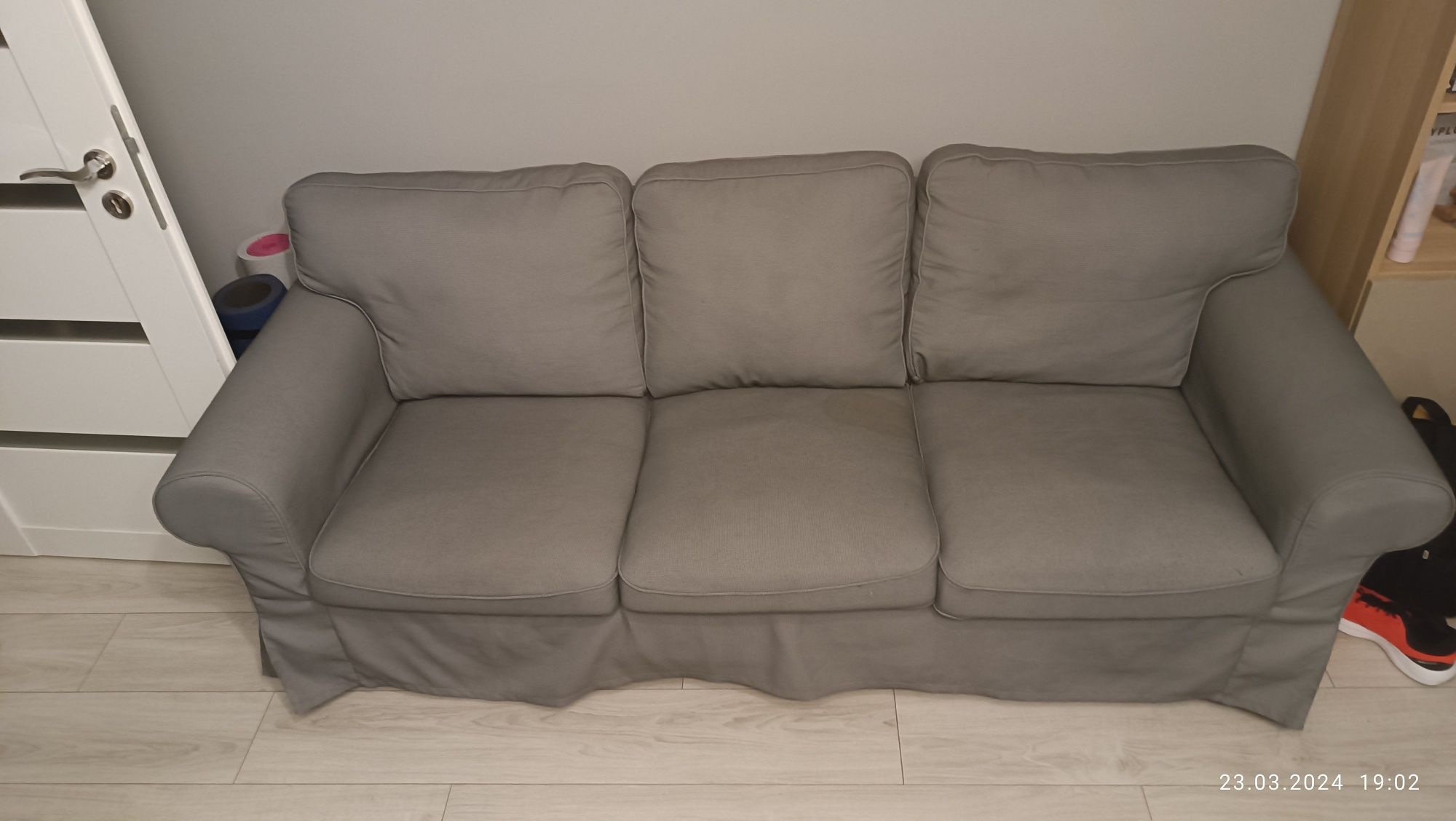 Sofa  3  osobowa