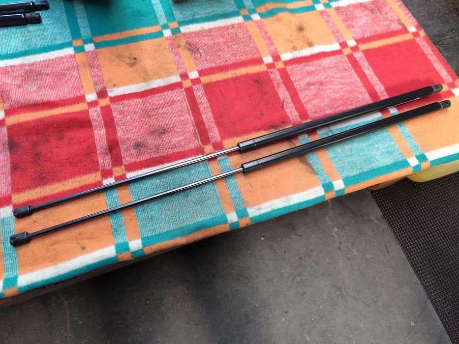 Mitsubishi 3000GT Dodge Stealth siłowniki tylnej klapy