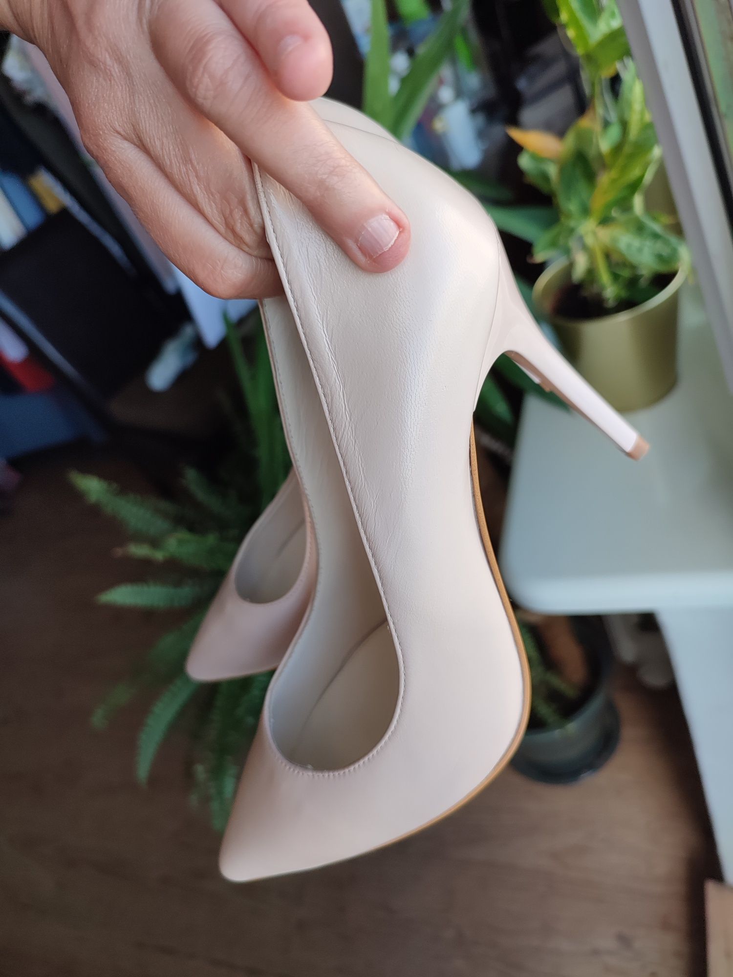 Nowe szpilki skóra naturalna skórzane 38 nude ecru róż 10 cm licowa