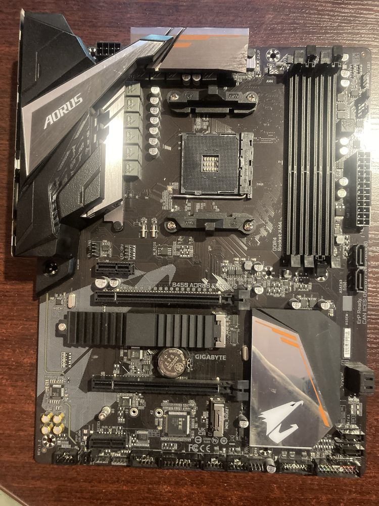 Материнська плата Gigabyte B450 Aorus Elite V2