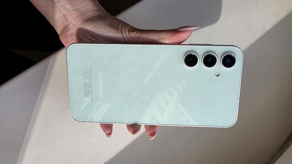 Офіційний!Смартфон Samsung s23fe 8Гб/256Гб,  м'ятний колір, стан ідеа