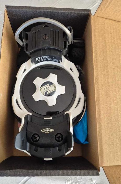 F2  wiazania snowboardowe Intec Titanium