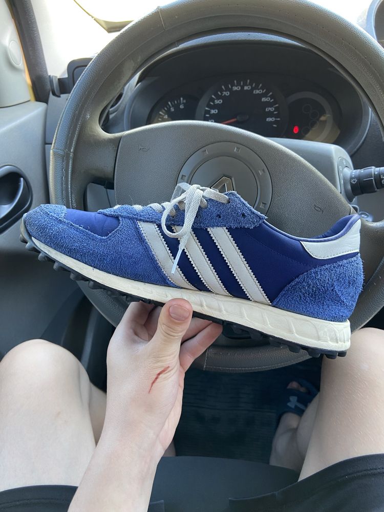 Продаю кросівки adidas trx vintage