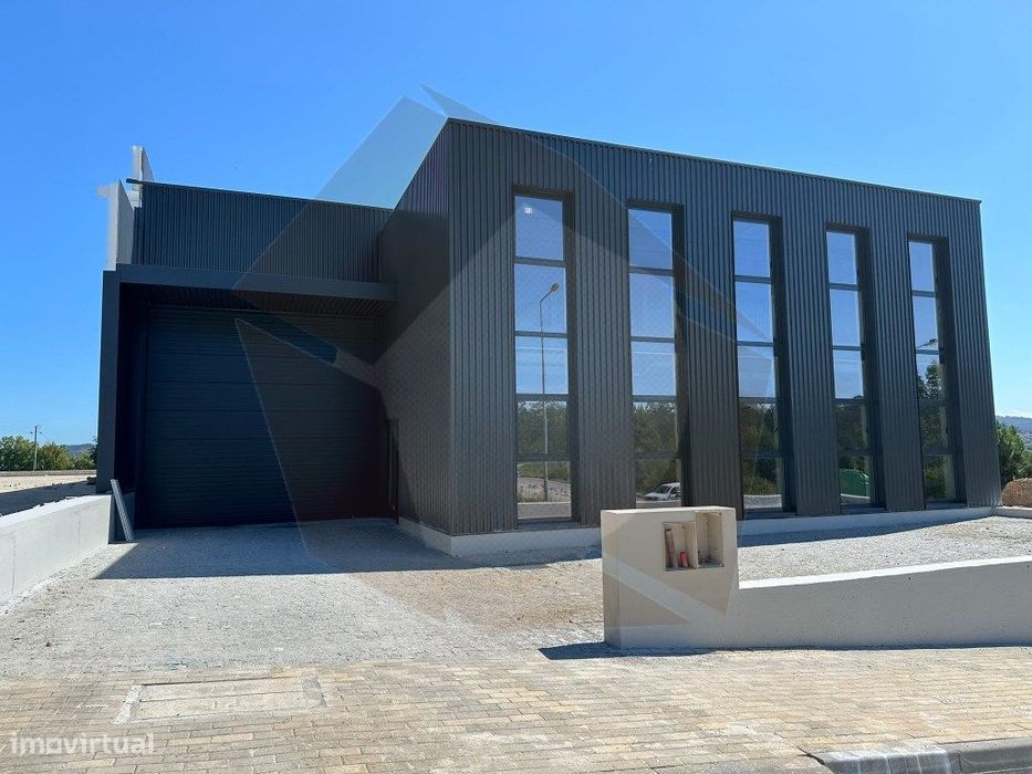 Armazém Industrial - Vila Nova de Famalicão