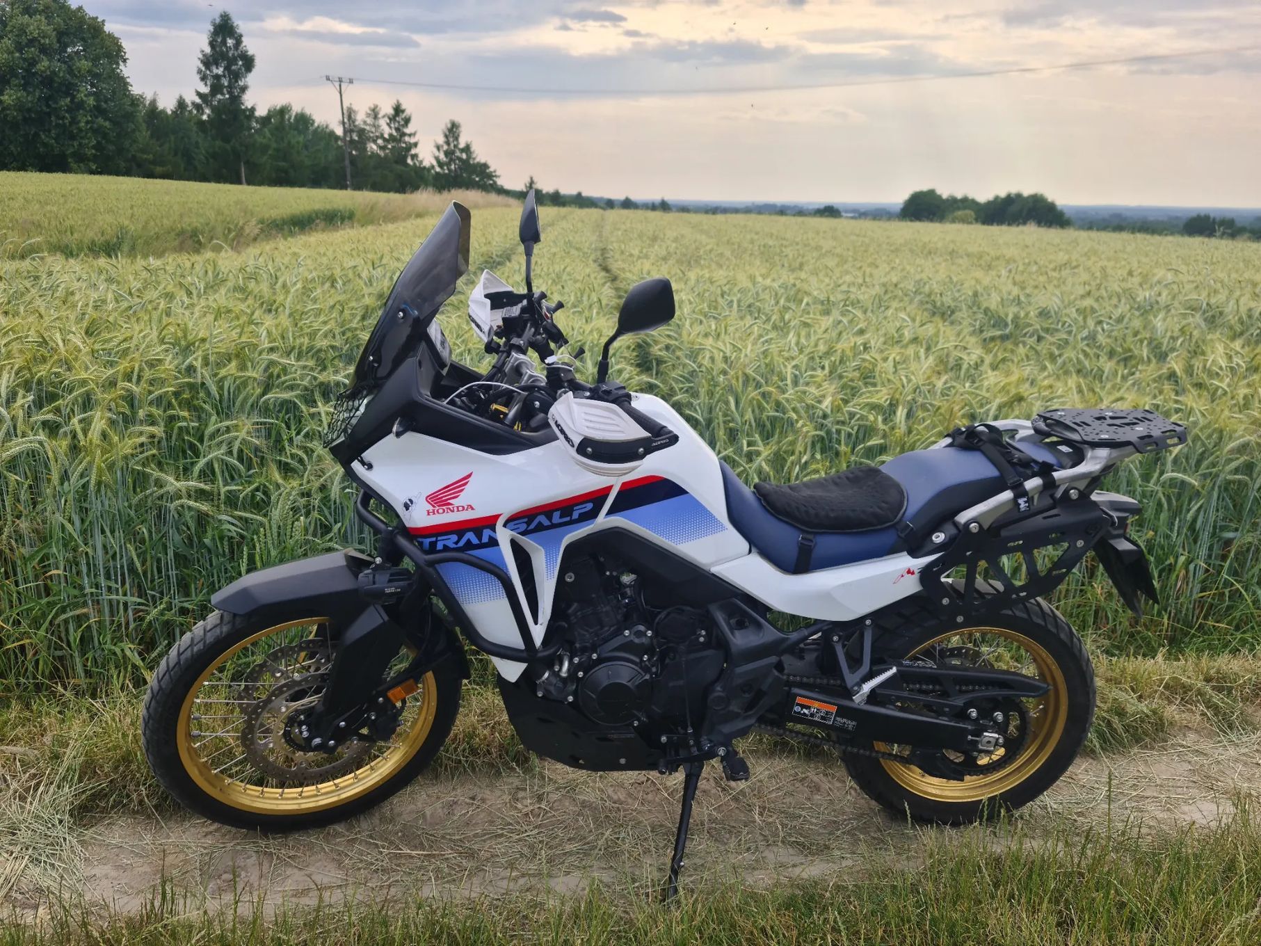 Honda Transalp Honda Transalp 750 PL salon, pierwszy właściciel, gotowy do jazdy.