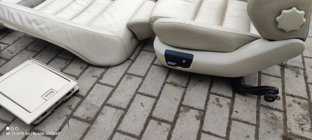 Fotel Fotele Zestaw Grzane Skóra Wersja Angielska Skoda SuperB 2004 r