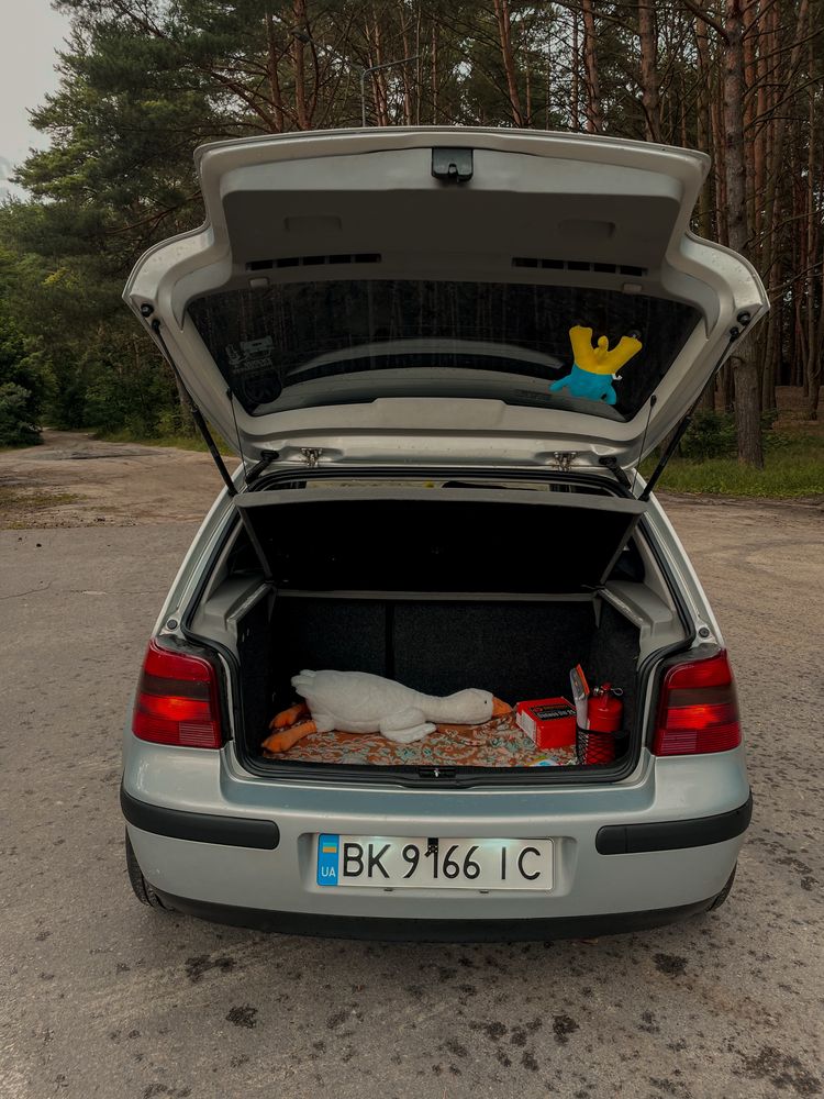 Volkswagen Golf 4 1.6 АКП