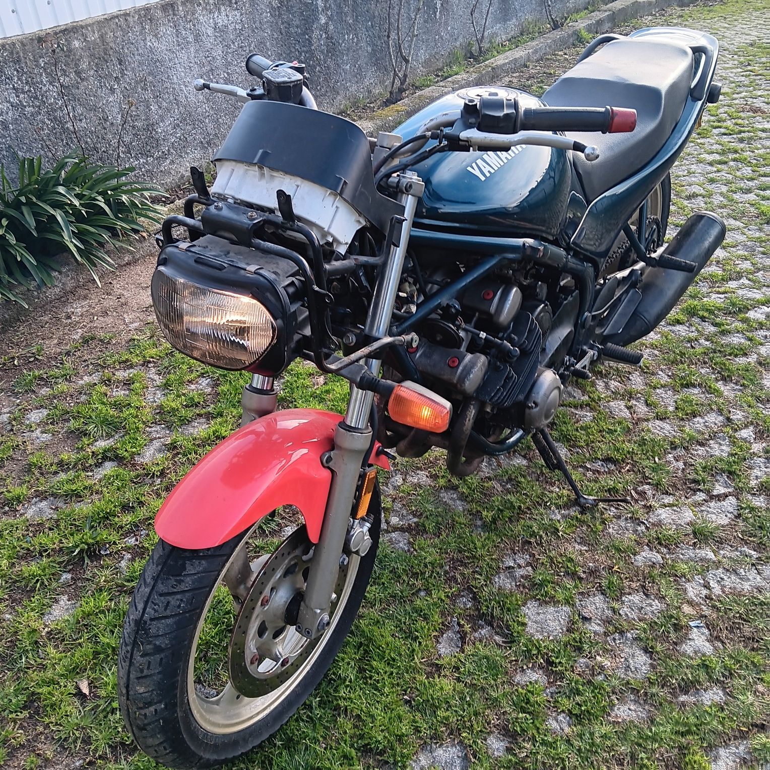 Vendo ou troco  yamaha xj 600