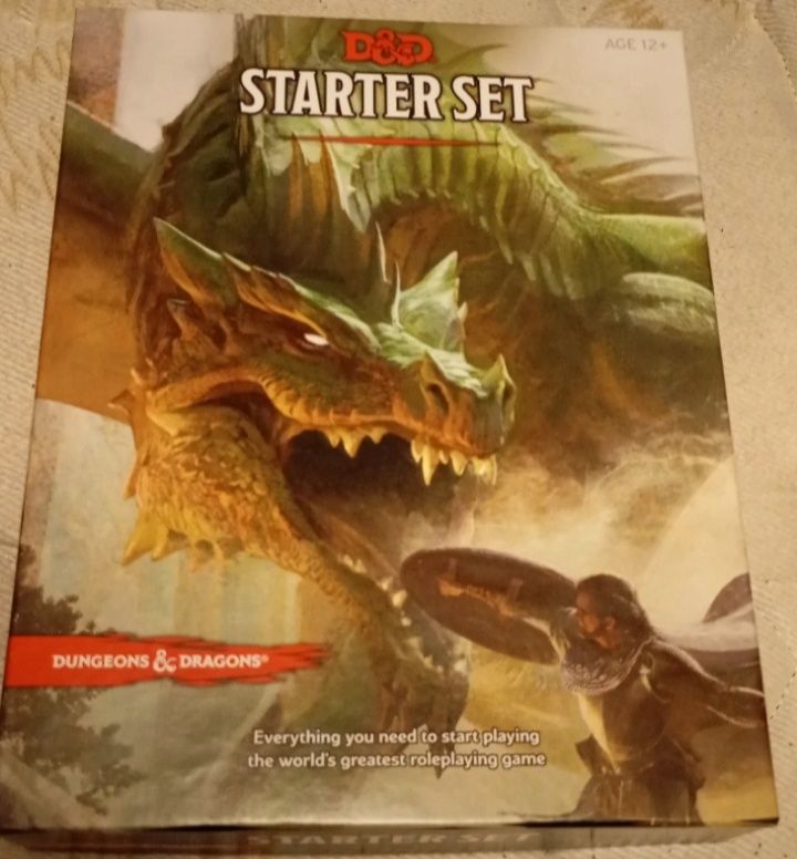Vários jogos e acessórios D&D Dungeons and Dragons