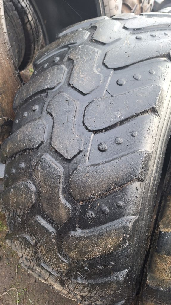 Opony 16/70/20 405/70/20 Dunlop