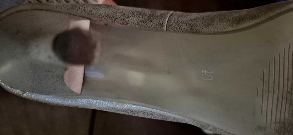 Piękne szpilki szaro srebrne 40
