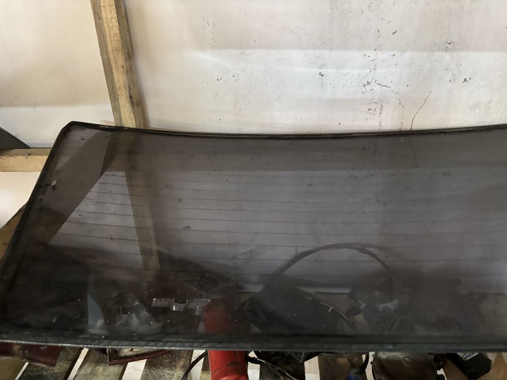 Продам заднє скло опель кадет Opel Kadet