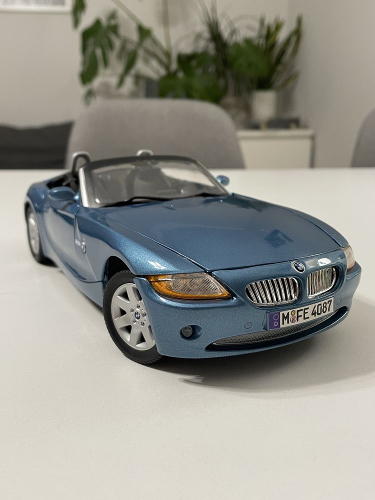 Model BMW Z4 Roadster 3.0i 1/18 Motor Max 1:18 błękitne Koszalin