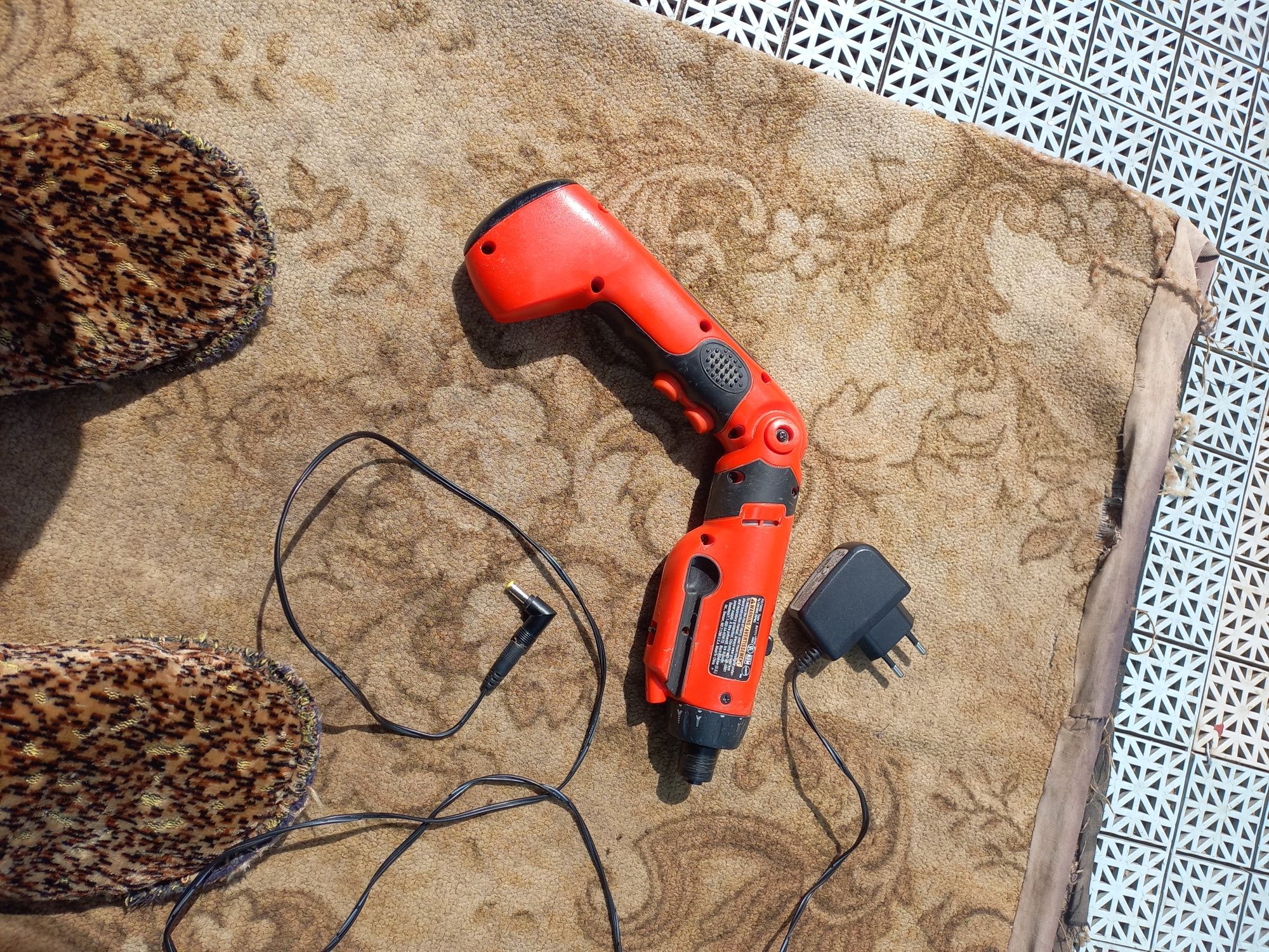 Дрель шуруповёрт аккумуляторный Black Decker Pivot Plus