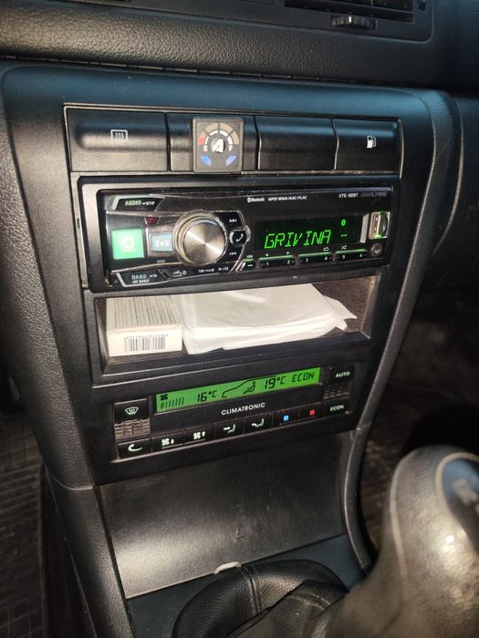 Alpine ute-92bt . Идеальное состояние