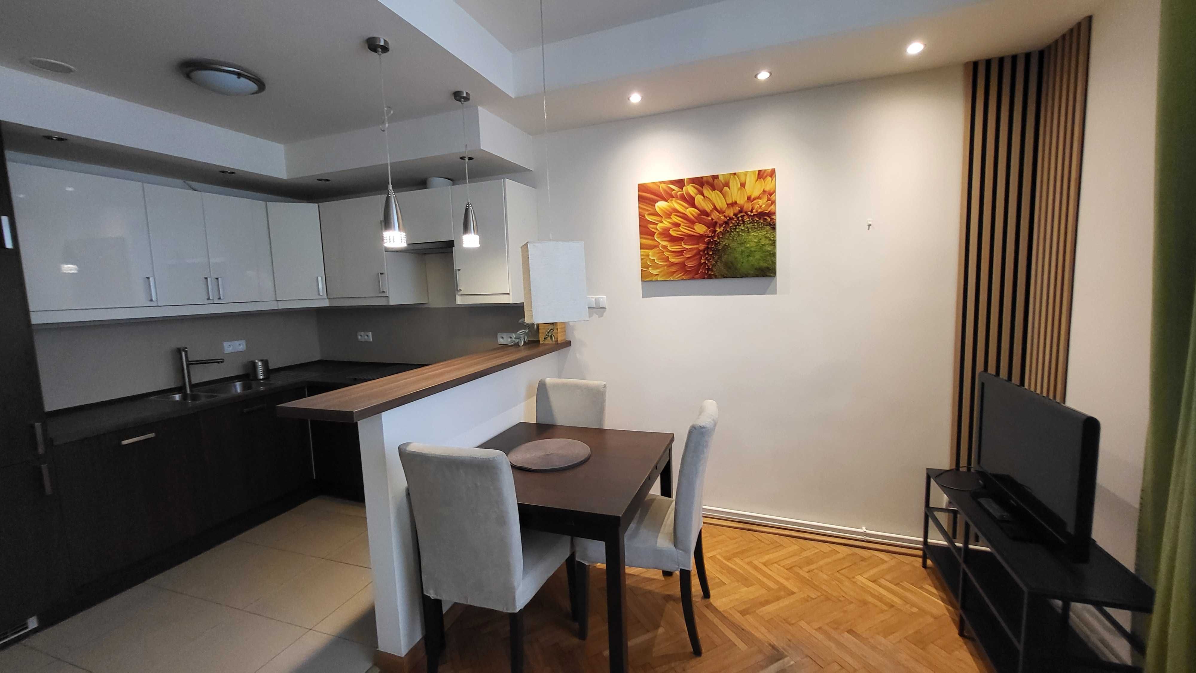 Mieszkanie do wynajęcia 37 m2, dwa pokoje, w bezczynszowej kamienicy