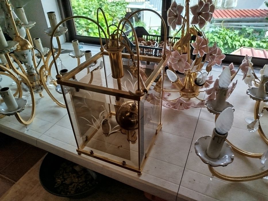 Candeeiro com banho de ouro