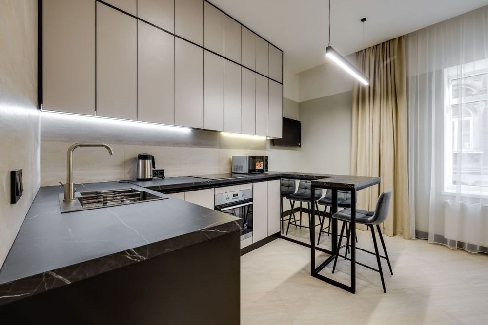 Центр міста!Продаж квартири з дизайнерським ремонтом по вул.І.Франка.