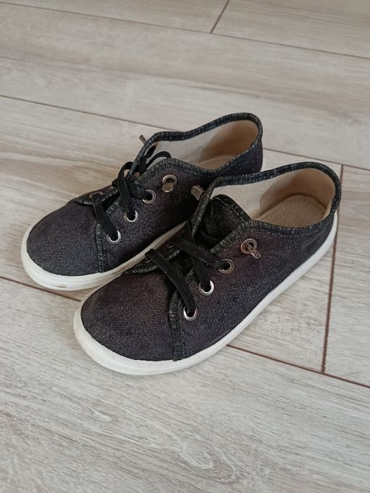 Кеди на дівчинку