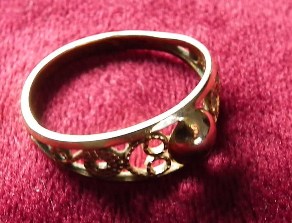złoty pierścionek próba 585, rozmiar 19 mm