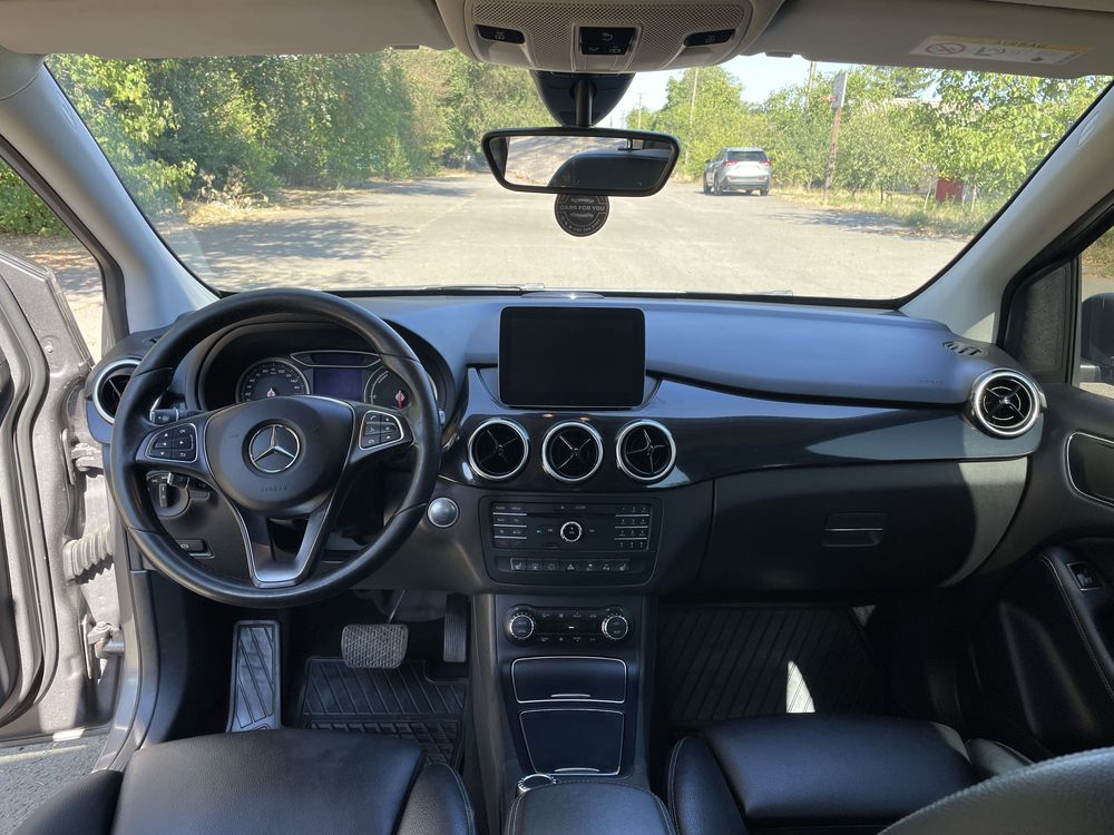 Продам Mercedec b250e