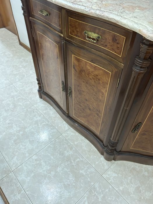 Sapateira em madeira macica