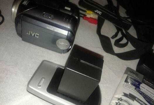 kamera cyfrowa JVC Everio zoom 32 dysk HDD 30gb SD USB + dodatki