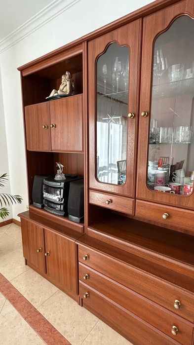 Móvel, com muita arrumação