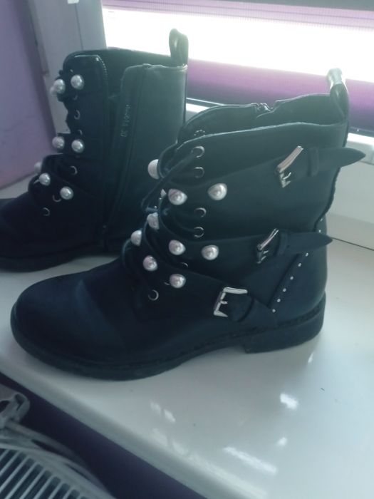 Botki 38 czarne za kostke perelki ozdobne