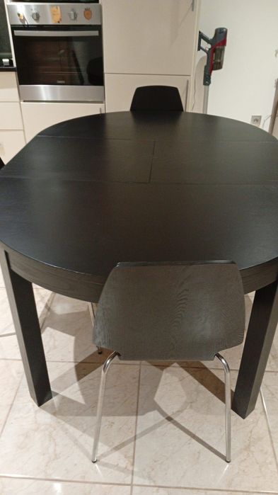 Mesa e 4 cadeiras