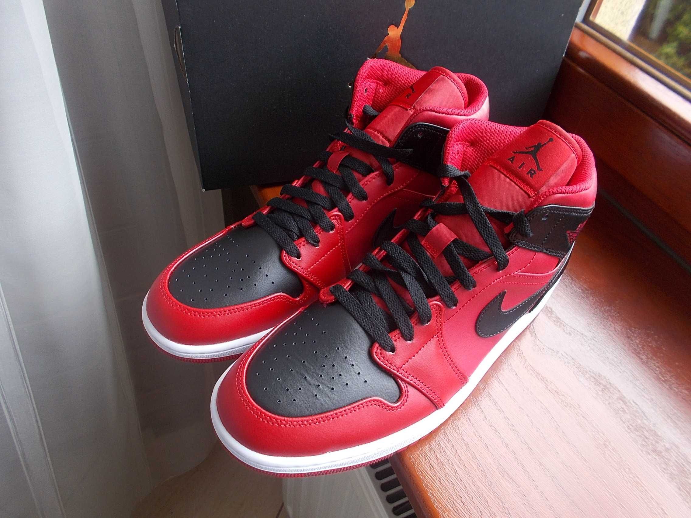 (r. Eur 44,5- 28,5 cm) Nike Jordan 1 Mid Reverse Bred 554724,-660