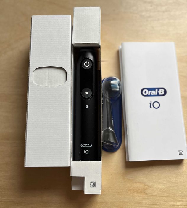 Szczoteczka ORAL-B iO6 czarna