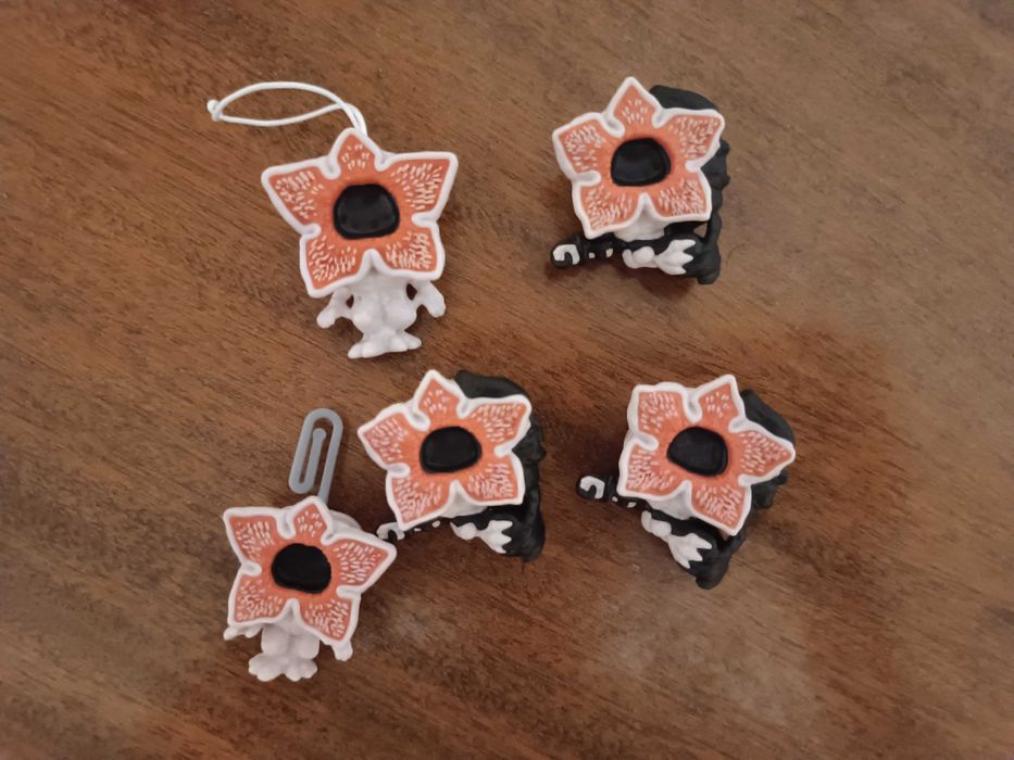 Обмін фігурок kinder joy stranger things