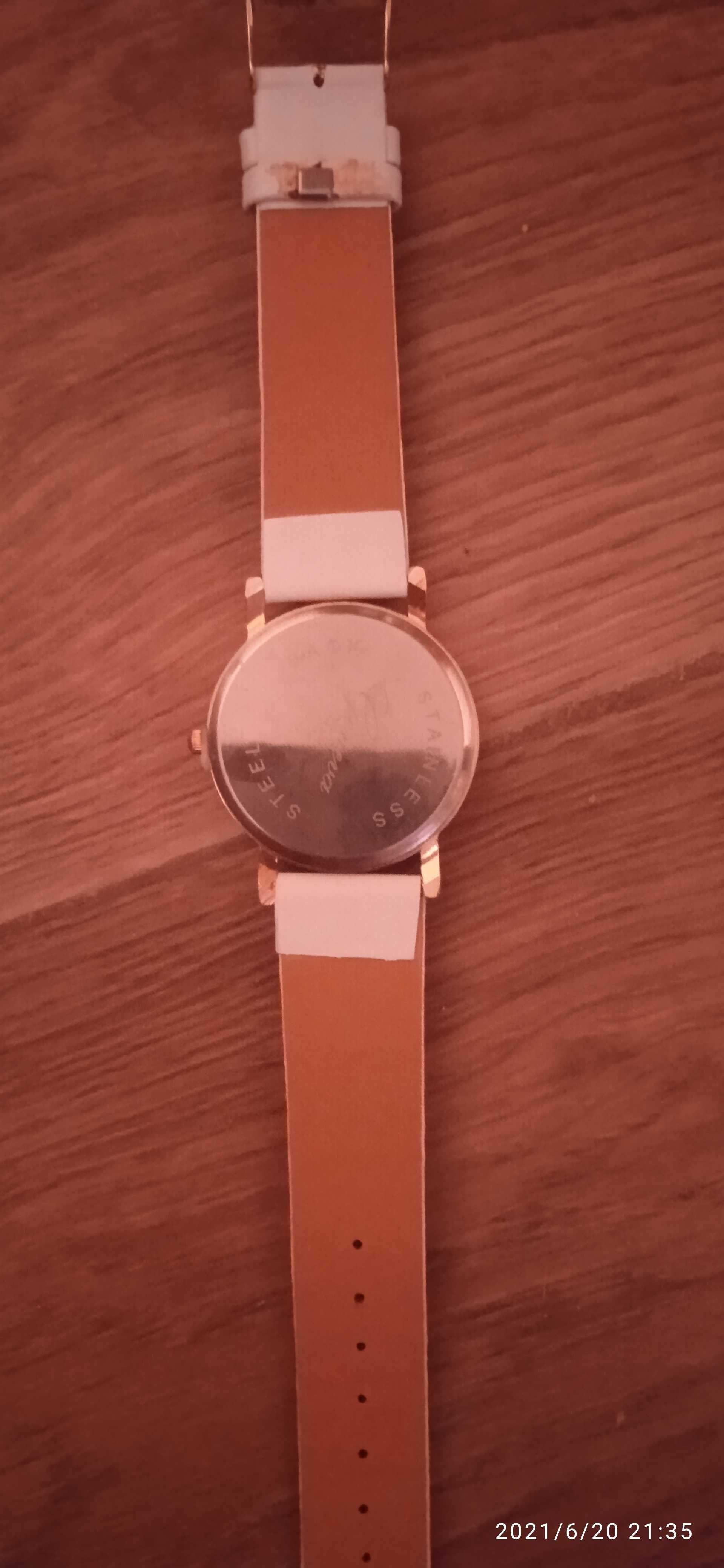 Продам женские часы)