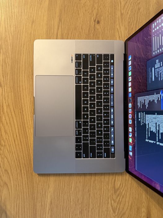MacBook Pro 2019 i9 16/512