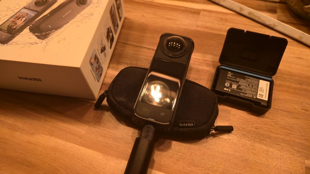 Zestaw Kamera 360 Insta X4 z tego roku na gwarancji