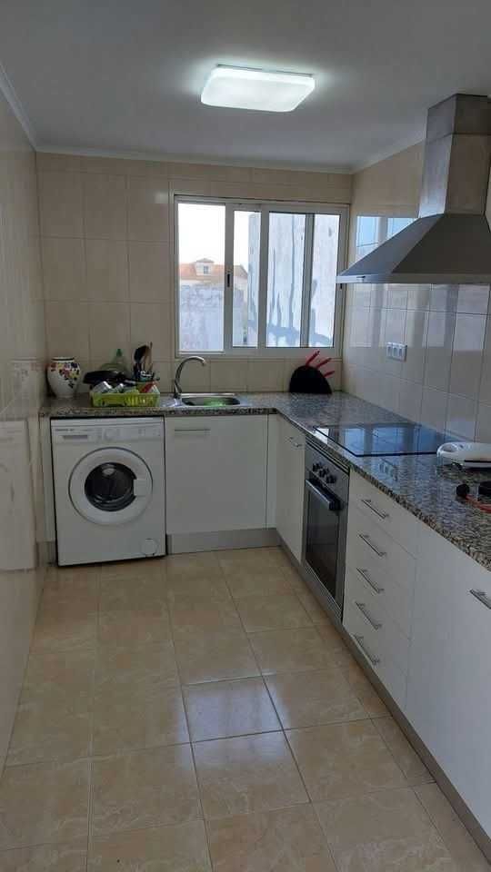 Quarto junto à Universidade dos Açores