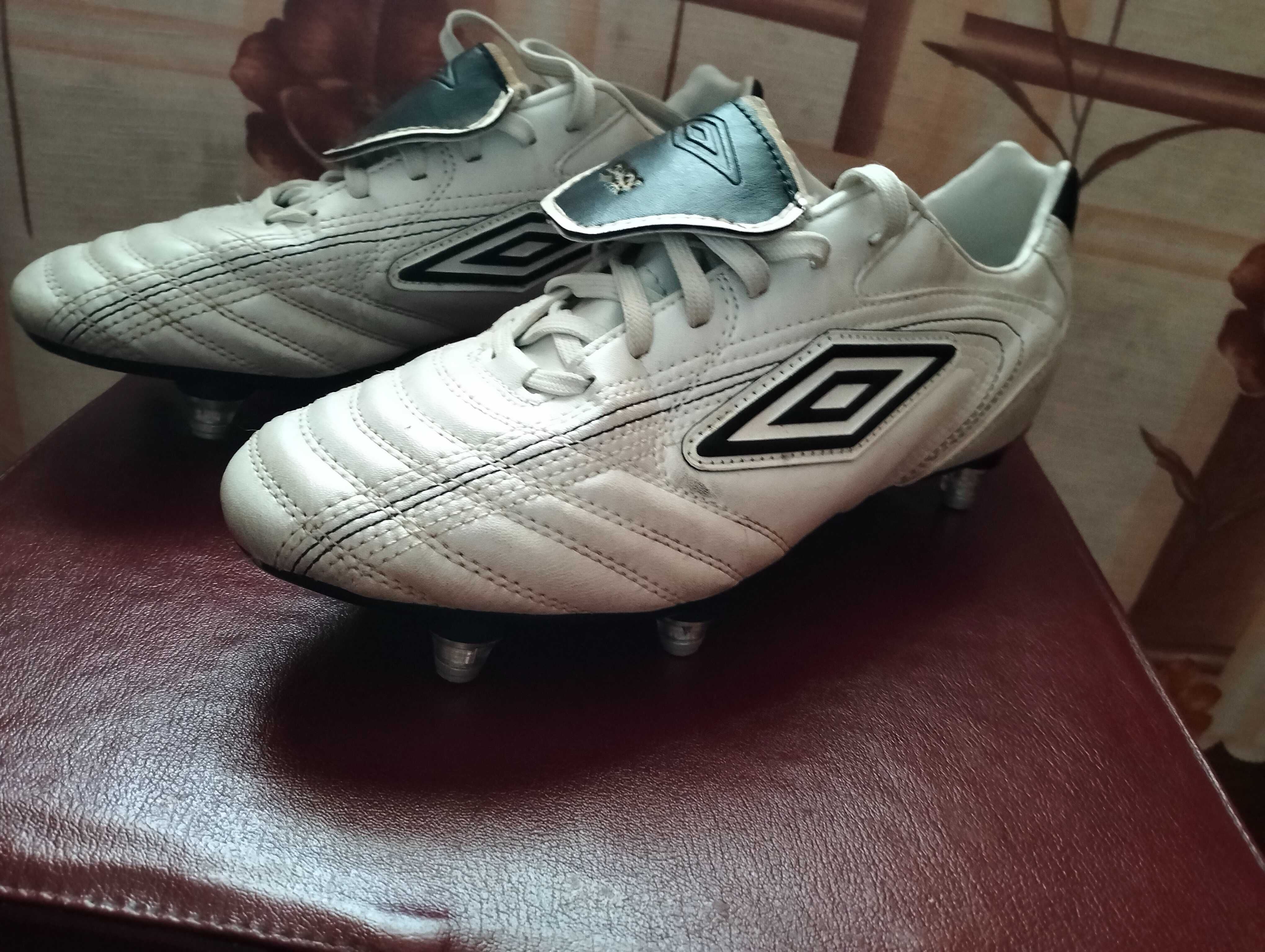 Копы , кроссовки Diamond pro Umbro.